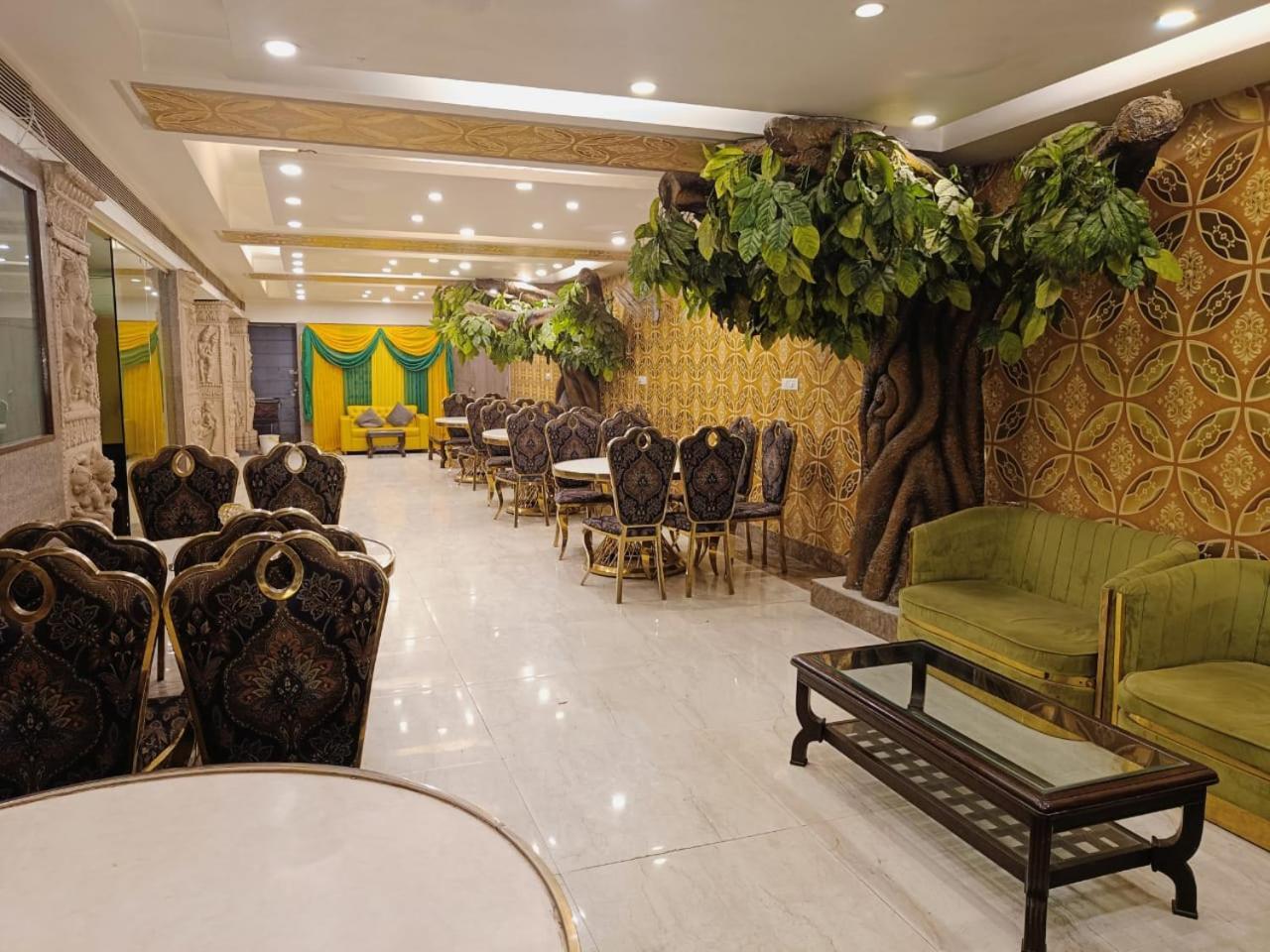Hotel Waterfall Paschim Vihar Delhi Esterno foto