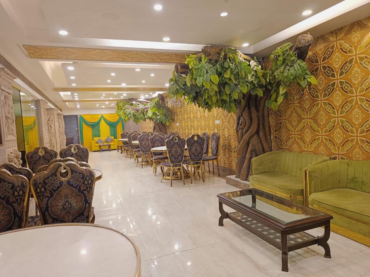 Hotel Waterfall Paschim Vihar Delhi Esterno foto