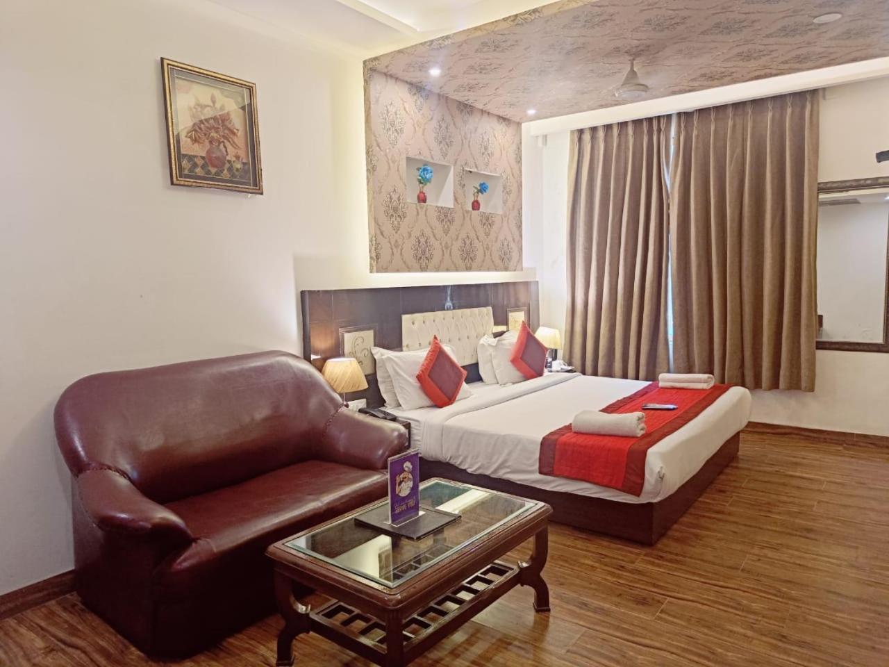 Hotel Waterfall Paschim Vihar Delhi Esterno foto